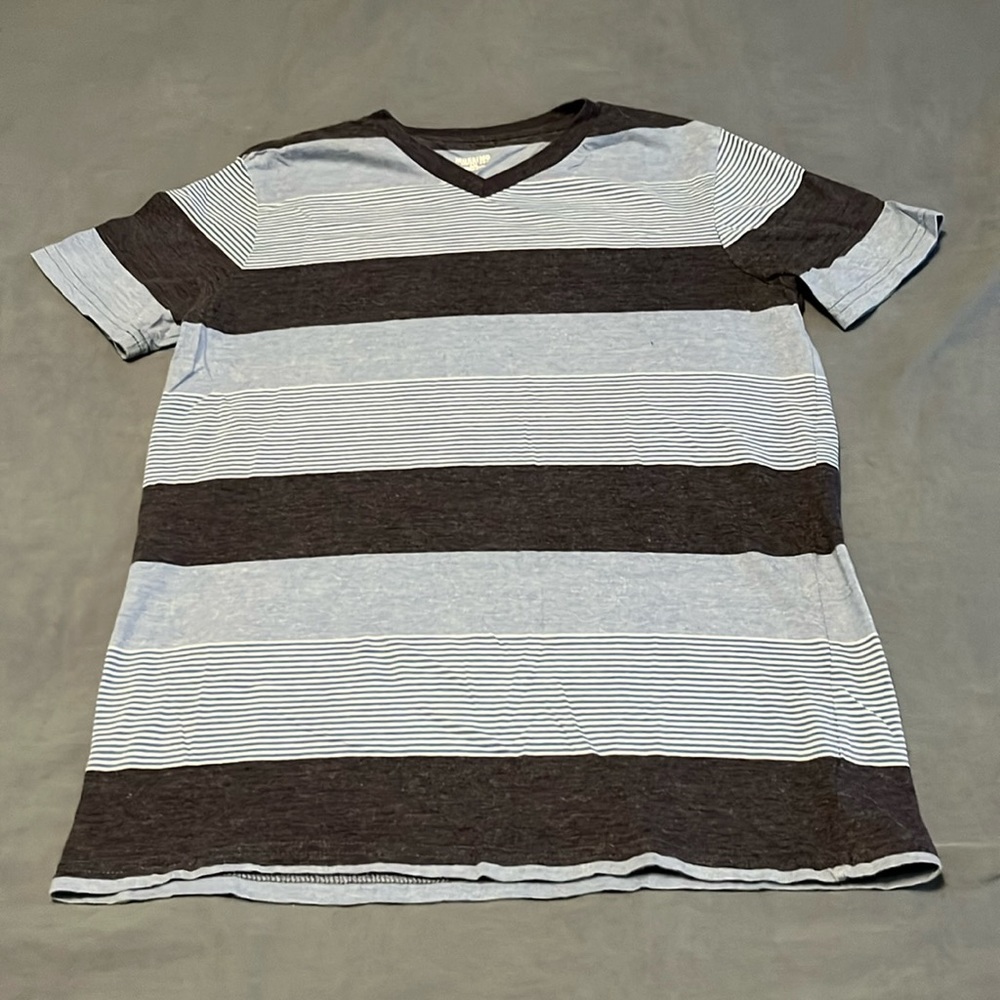 Mossimo supply Co blue striped tee shirt size M